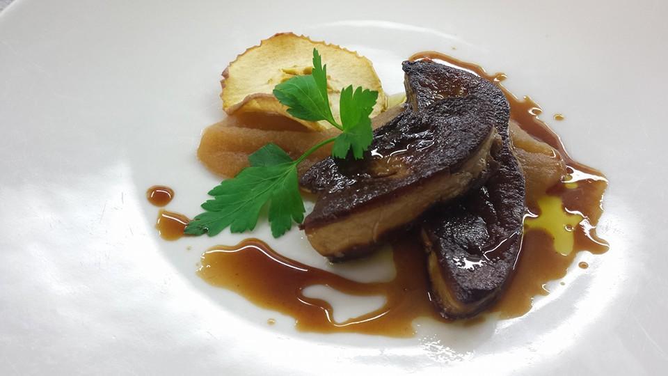 Logis Hotels - Le Pont Bernet - Hotel 2 Etoiles Et Restaurant Le Pian-Médoc エクステリア 写真